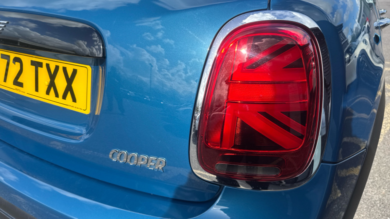 MINI Hatchback 1.5 Cooper Exclusive 5dr Auto Petrol Hatchback